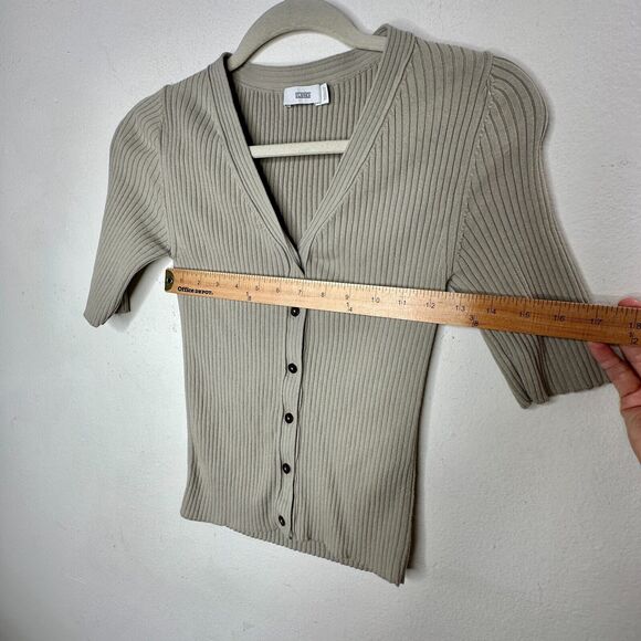 Closed Stone Gray Ribbed Knit V-Neck Front Button Short Sleeve Cardigan Top XXS - Picture 12 of 13